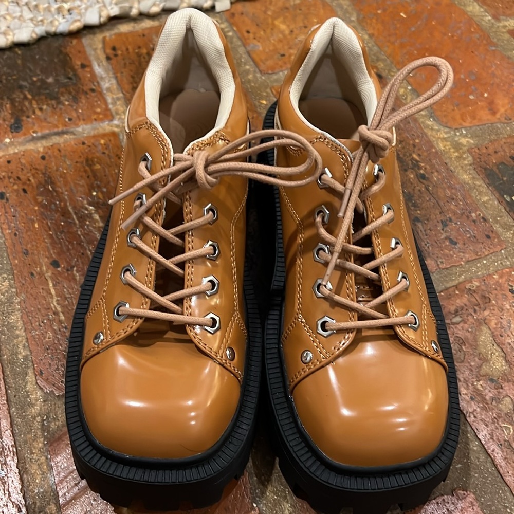Urban Outfitters chunky Oxford shoes - Picture 2 of 12